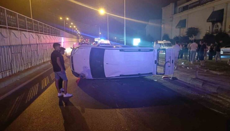 Antalya’da otomobil ve hafif ticari araç çarpıştı: 5 yaralı