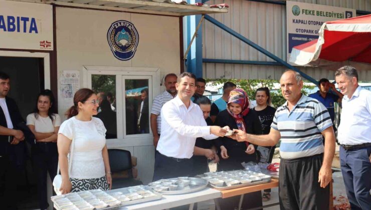 Başkan Özen, pazarda esnaf ve vatandaşlara aşure ikram etti