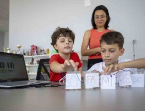 Bilim atölyelerinde çocuklar geleceğe hazırlanıyor