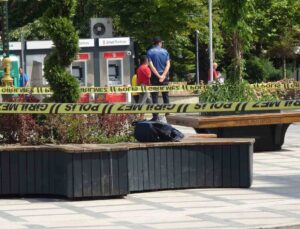 Burdur’da meydanda unutulan çanta paniğe neden oldu
