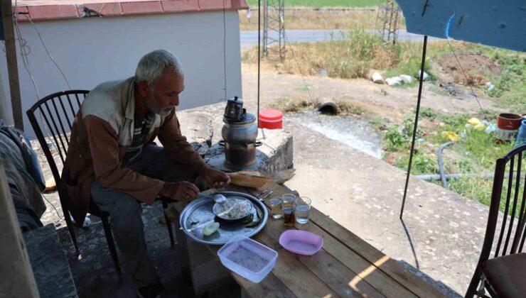 Çeyrek asırdır tarla suluyor