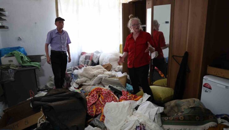 Cezaevindeki albino kardeşlerin evine giren hırsızlar altınları çalıp evi darmadağın etti