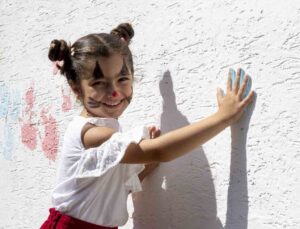 Çocuklar duvar boyama etkinliğinde buluştu