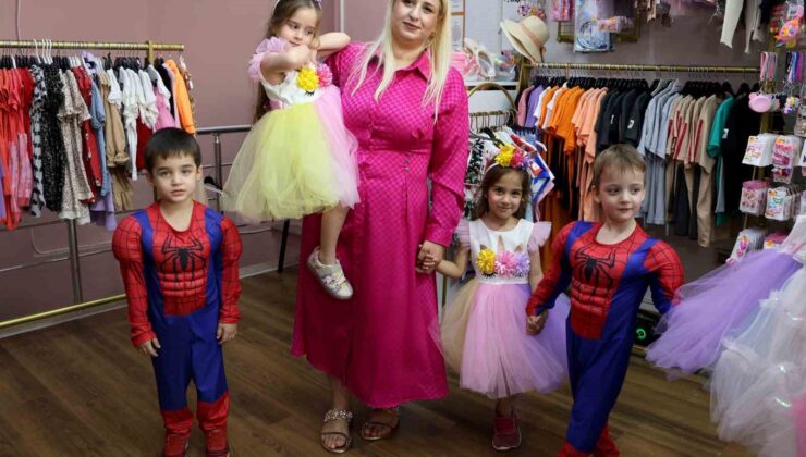 Dördüzlerine kıyafet yetiştiremeyince patron oldu
