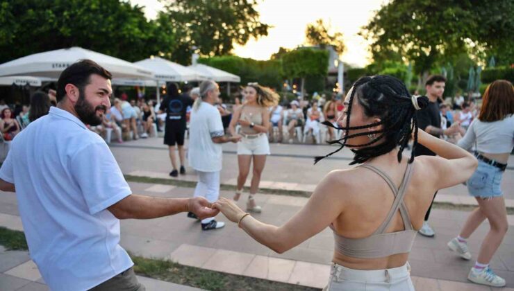 Konyaaltı Belediyesi vatandaşları dansla buluşturdu