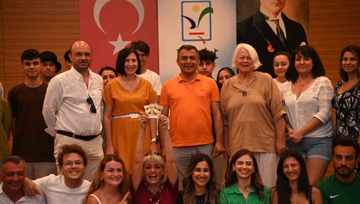 Manavgat Kent Tiyatrosu yeni döneme merhaba dedi