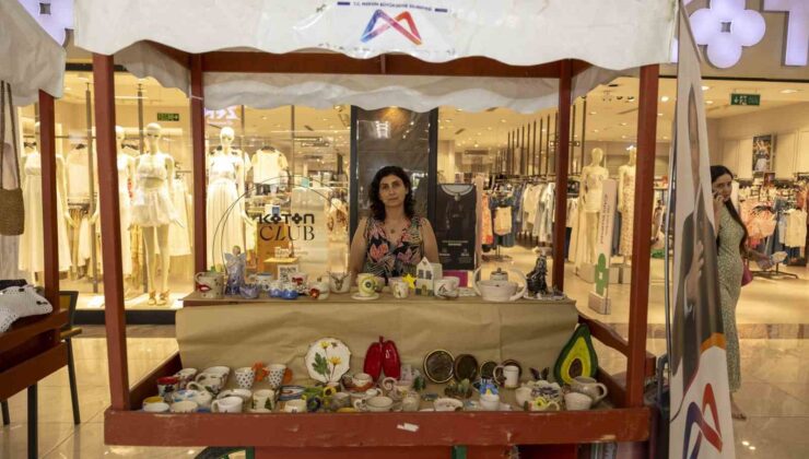 MERCEK kurslarına katılan kadınlar yaptıkları ürünleri görücüye çıkardı