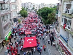 Mersin’de 15 Temmuz anma yürüyüşü düzenlendi, demokrasi nöbeti tutuldu