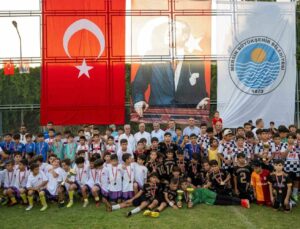 Mersin’de ’U-11/U-12 Futbol Şenliği Ligi’ ödül töreni ile son buldu