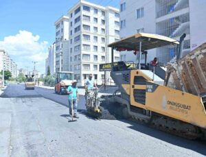 Onikişubat’ta asfaltlanmayan yol kalmıyor