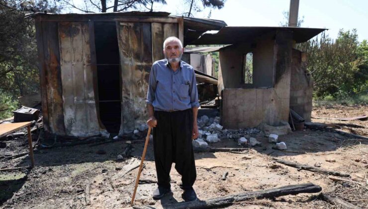 Orman yangınında evi yanan yaşlı adam: “80 yıllık evim başımıza yıkıldı”