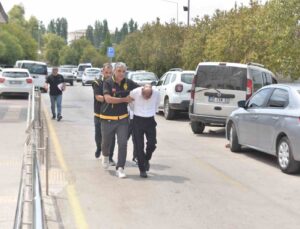 Sahte bakanlık kartı düzenleyen şüpheliler: “Kartları kırtasiyeden kendimiz bastırdık”