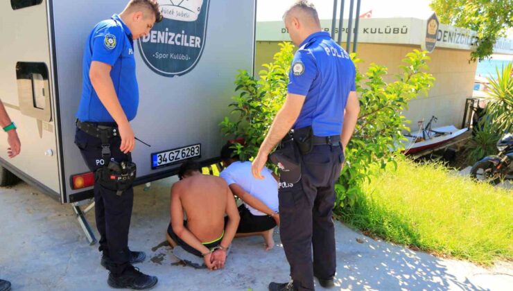 Sivil polise neşter ve av baltası ile direnen gençler, ters kelepçe ile gözaltına alındı