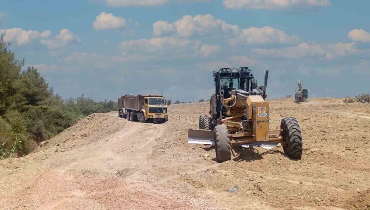 Tarsus Belediyesi kırsal mahallelerdeki yol çalışmasına hız verdi