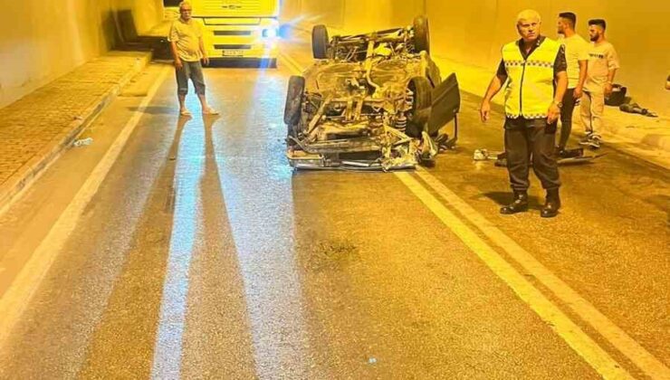 Tünel içinde otomobil takla attı: 4 yaralı