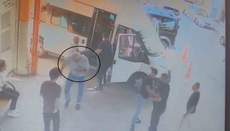 Yolcu, minibüs şoförünün kulağını ısırarak koparttı