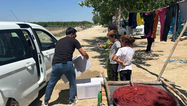 Yüreğir’de mevsimlik tarım işçisi kadınlara hijyen seti