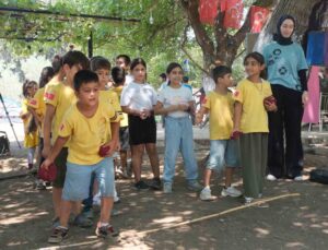 40 çocuğun tablet mutluluğu yürekleri ısıttı