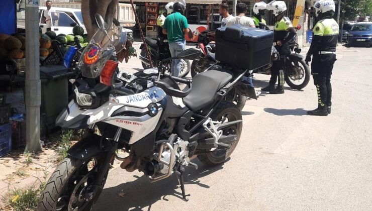 Alanya’da kurallara uymayan motosiklet sürücülerine ceza kesildi