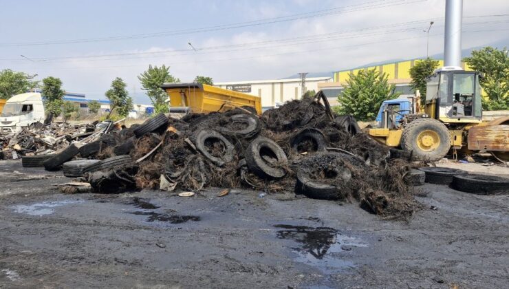 Alevlere teslim olan lastik deposunda onlarca lastik kül oldu