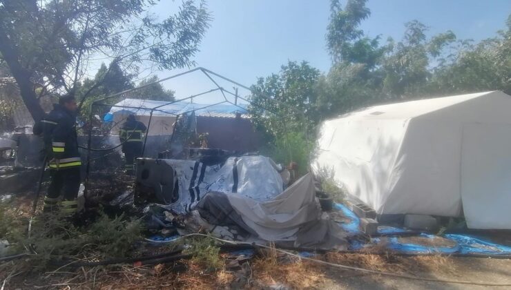 Antakya’da depo olarak kullanılan çadır yandı
