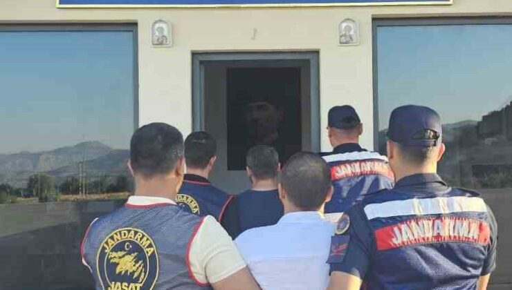 Antalya’da 12 yıl 6 ay hapis cezasıyla aranan 2 aranan şahıs yakalandı