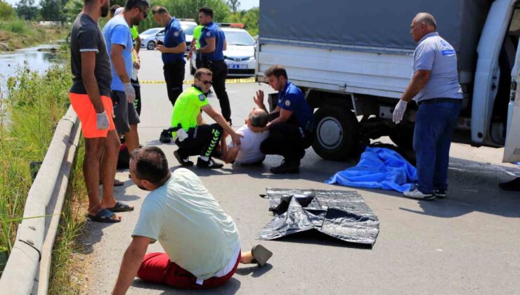 Antalya’da feci kaza, kamyonetin altında kalan motosiklet sürücüsü hayatını kaybetti