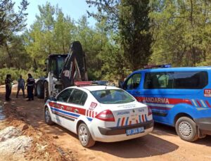 Antalya’da orman yangınına neden olacak atık ve çöpler temizlendi