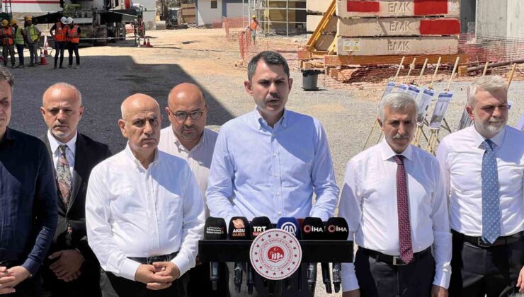 Bakan Kurum: “2025 yılı sonu depremzedelerin tamamı evine kavuşacak”