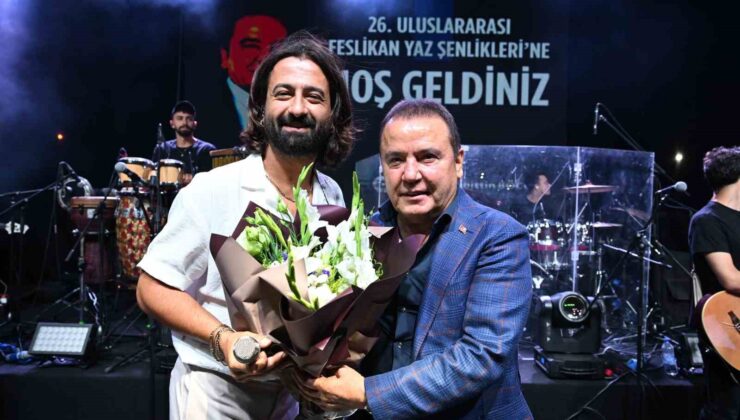 Başkan Böcek: “Hiçbir kurum kuruluşa borcumuz yok”