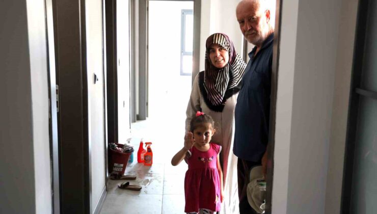 Depremzedeler bir bir evlerine kavuşuyor