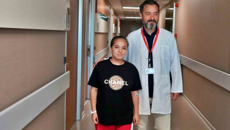 Doğuştan Skolyoz hastası Kırgız genç kızın boyu, 20 yaşında 10 cm uzadı