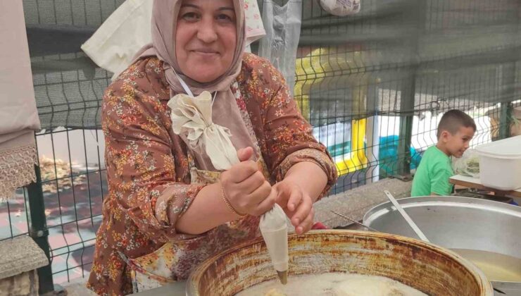 Evinde anne, tezgahta tatlıcı