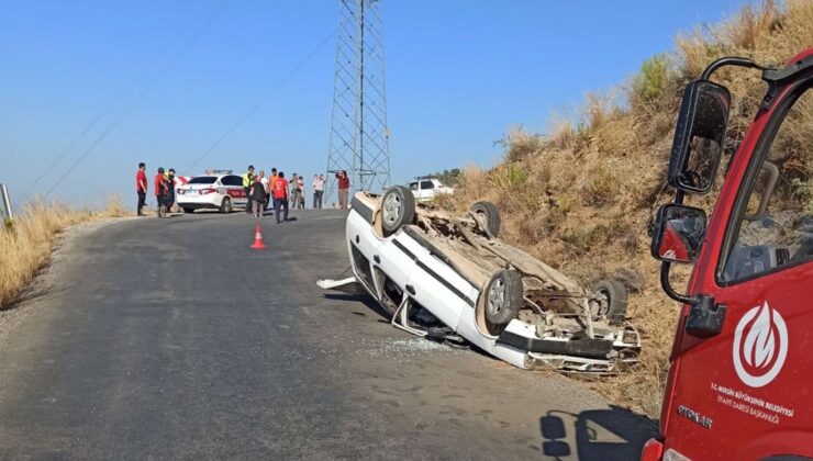 Freni boşalan otomobili durdurmak için yol kenarındaki toprak zemine sürdü