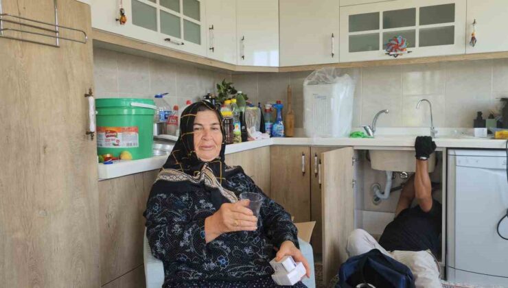 Günde litrelerce su içen Necla teyze, suyunu daha sağlıklı tüketecek