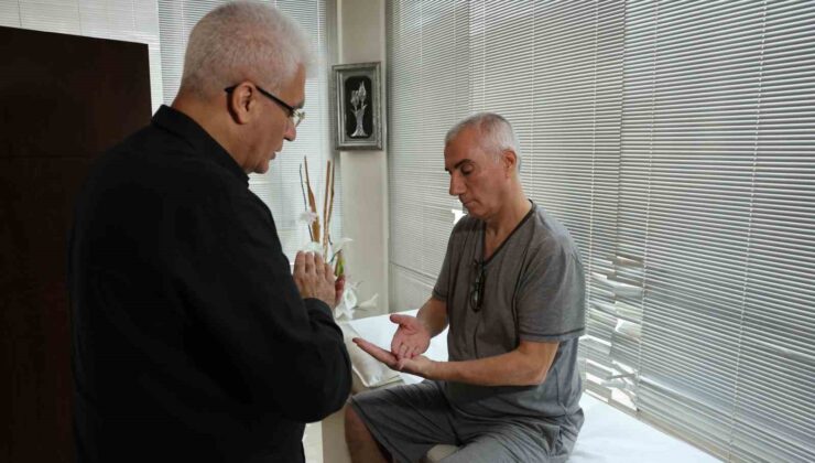 Halı sahada röveşata sonu oluyordu