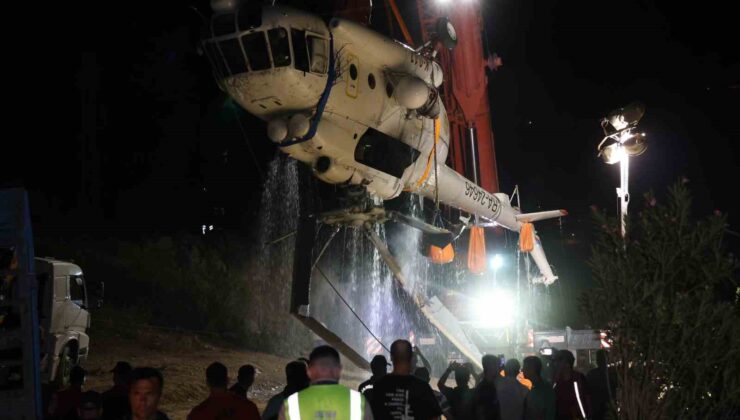 Helikopterin enkazı JAK ve SAK Timleri tarafından başarıyla çıkarıldı