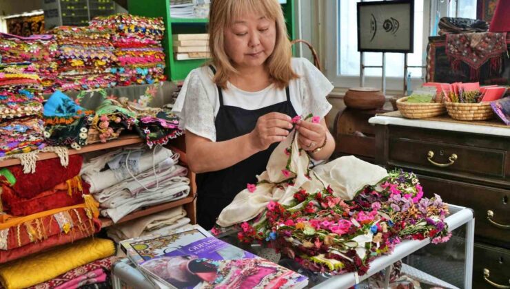 Japon yazar Türk kadınlarının duygularından etkilendi, binlerce iğne oyası biriktirdi