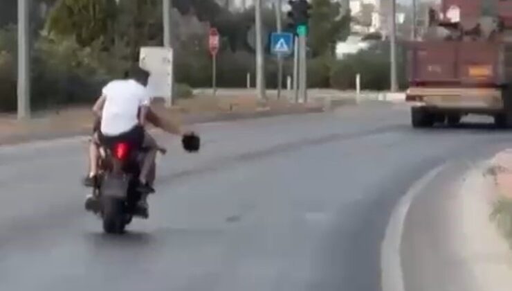 Kapkaç yapıp motosikletle kaçarken görüntülenen 2 şüpheli yakalandı