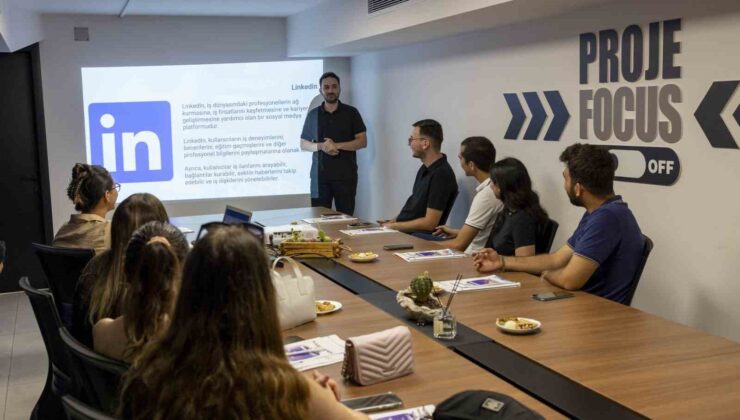 Kariyer Merkezi gençleri iş dünyasına hazırlıyor