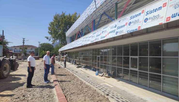 Kemer Göynük kapalı pazar yerinde sona doğru