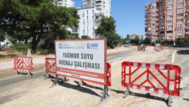 Konyaaltı’ndaki iki mahallede 1420 metrelik yağmur suyu drenaj hattı çalışması devam ediyor