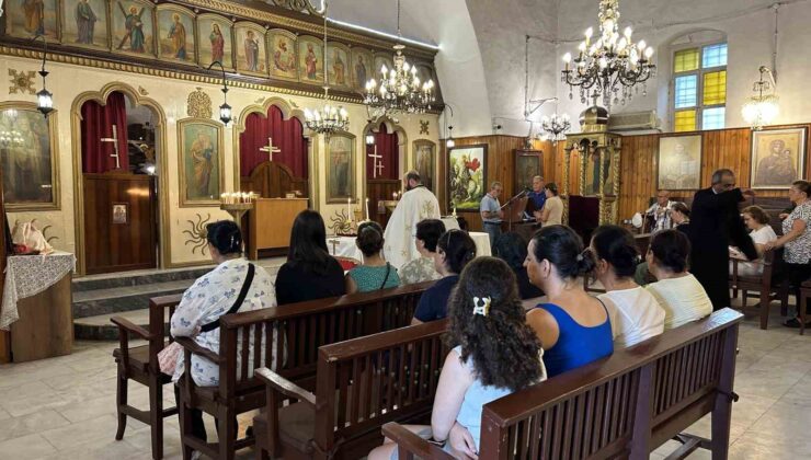 Mar Circus Rum Ortodoks Kilisesi’nde Meryem Ana Bayramı ayini yapıldı