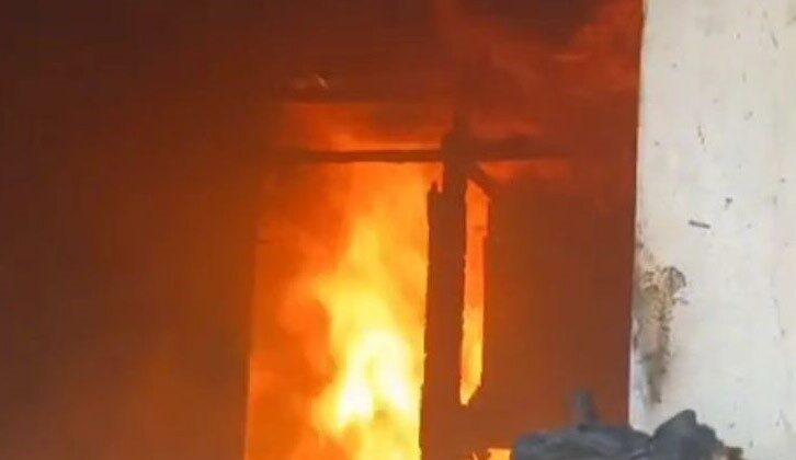 Mersin’de bir şahıs evini ve aracını yaktı, intihara teşebbüs etti