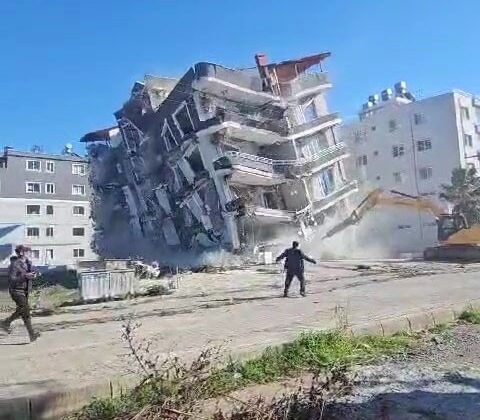 Önce film gibi izlediler, sonra da kaçtılar