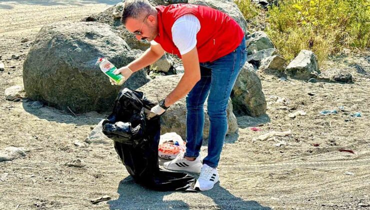 Osmaniye’de gençlerden çevre temizliği etkinliği