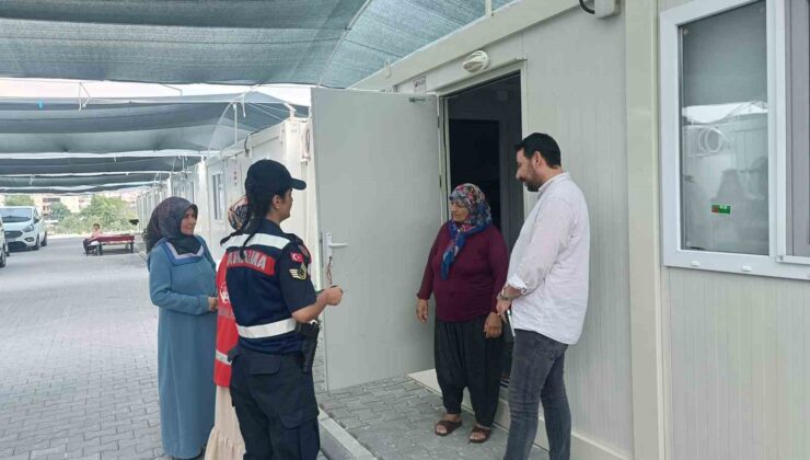 Osmaniye’de jandarma kadınlara KADES’i anlattı