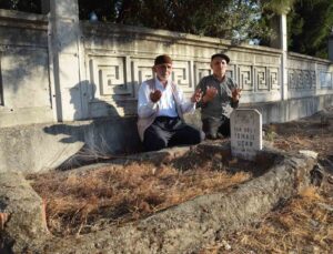 Sahibi olmayan mezar, mezarlığın dışında kaldı
