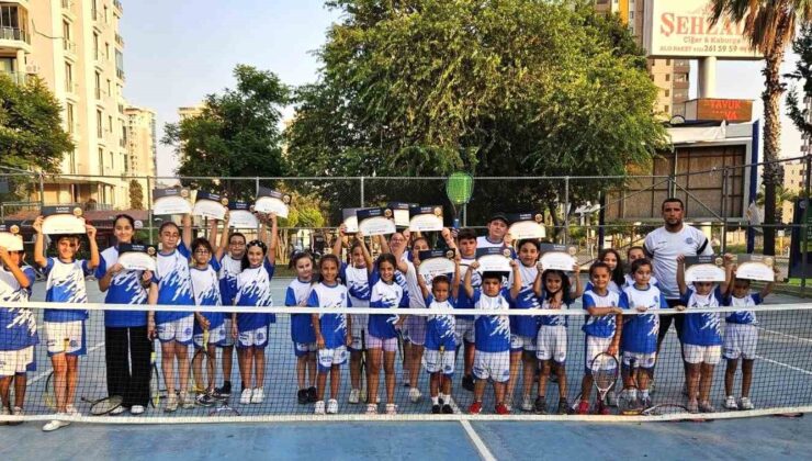Seyhan Belediyesi yaz spor okullarında 2 bin çocuğa sertifika verildi