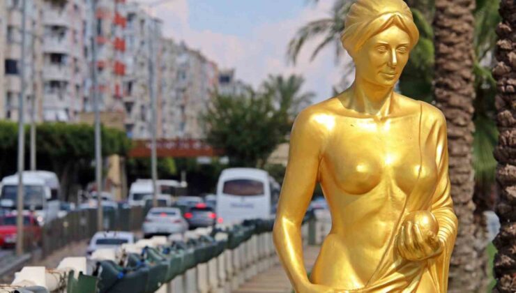Sinema öğrencileri sinemanın ustalarıyla buluşuyor